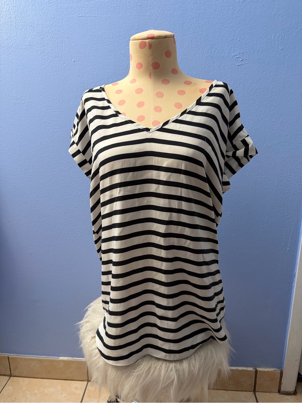 Express Black and White Striped V-Neck Short Sleeve Top